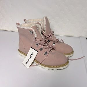 Brand new soft pink boots size 5